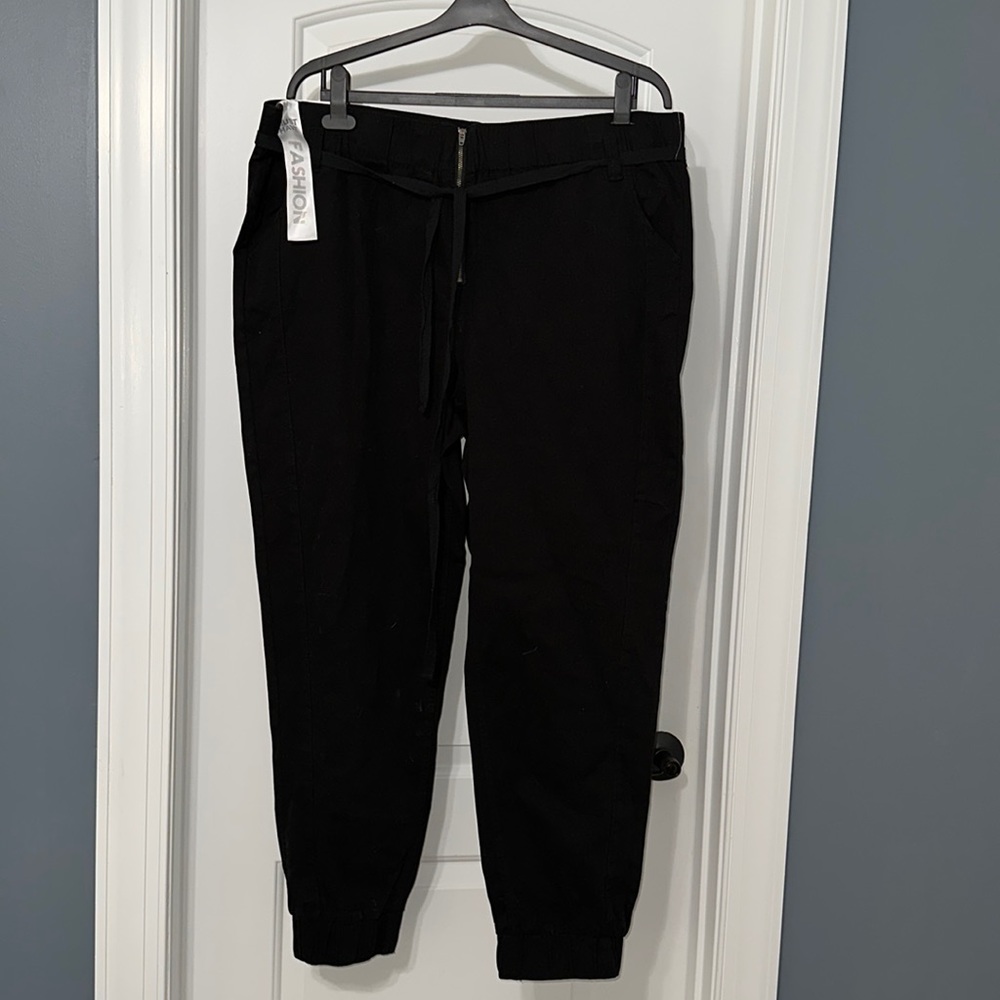 Tinseltown High Rise Jogger 20W NWT